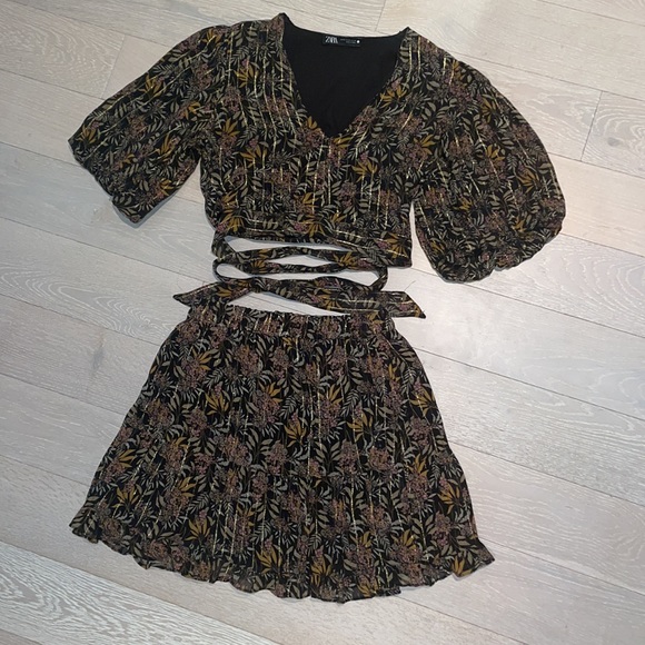 Zara Top & Skirt Set - Picture 4 of 7